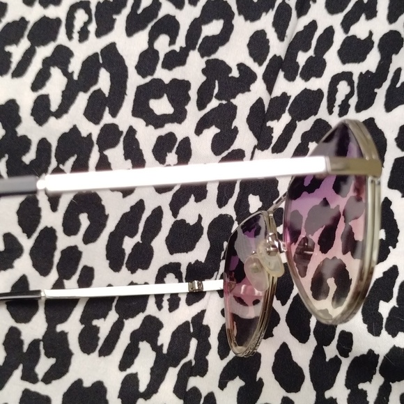 Gucci sunglases pink  good conditions. - Picture 7 of 10